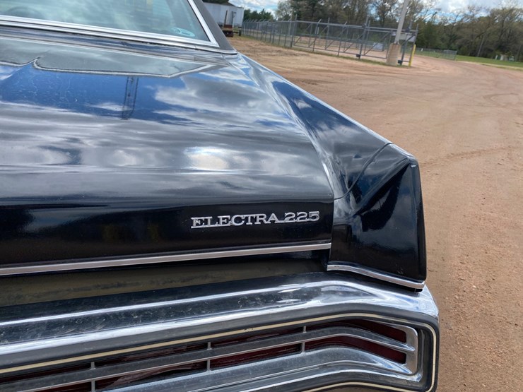 #132-•-1973-buick-electra-225-(title-in-delay)-(nitke-yard-mosinee,-wi)-image-27