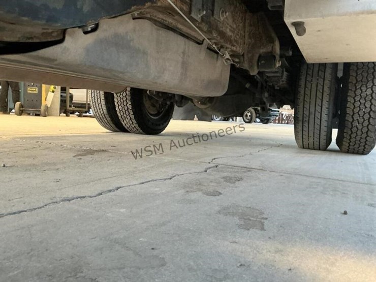 2012-chevrolet-silverado-3500hd-image-27