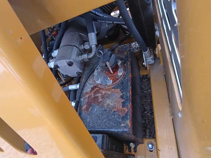 #24715-•-2025-ggma-gg385-mini-skid-steer-image-12