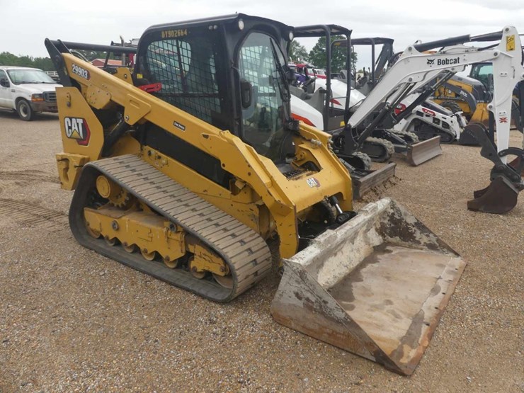 2020-caterpillar-299d3-image-2