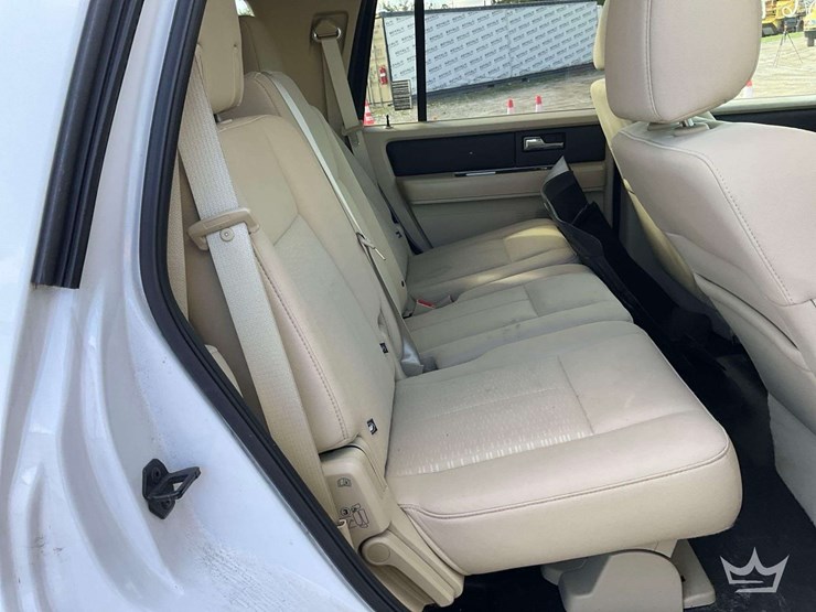 2015-ford-expedition-image-26