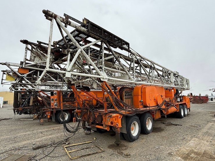 franks-mobilrig-300-1287/160-dtd-ht-96’-215k-4-axle-well-service-workover-rig-image-4