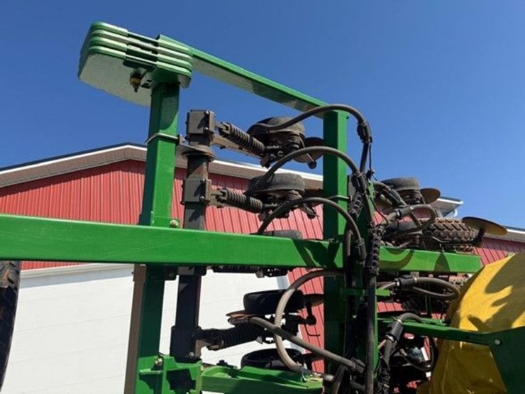 2010-john-deere-1990-image-37