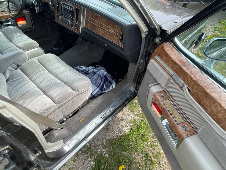 #140-•-1983-buick-park-avenue-(title-in-delay)-(kaukauna,-wi)-image-39
