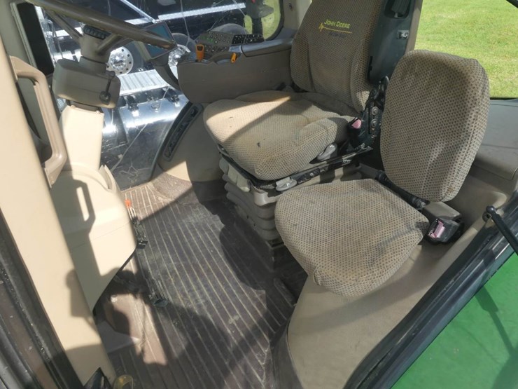 2011-john-deere-8285r-image-14