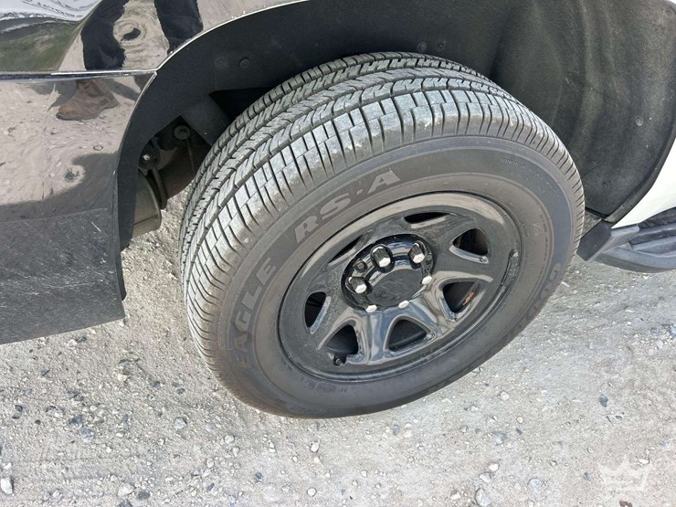 2019-chevrolet-tahoe-image-30