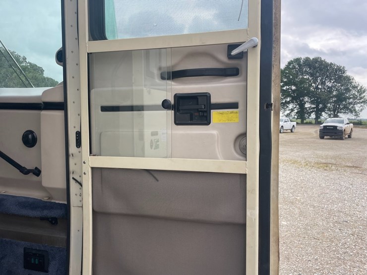 #40221-•-1994-holiday-rambler-s/a-motor-home-vin:-4s7nt9k0xrc015680-image-16