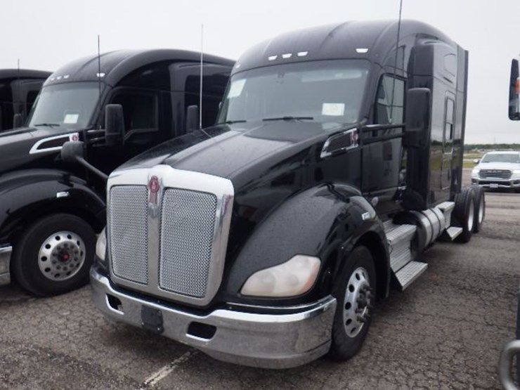 2022-kenworth-t680-image-1