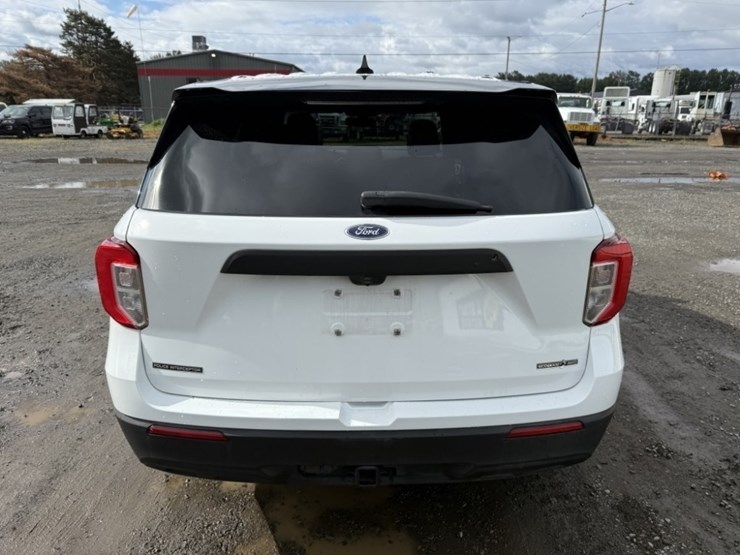 2020-ford-explorer-image-5
