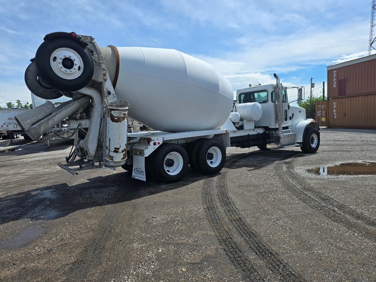 2014-peterbilt-365-image-29