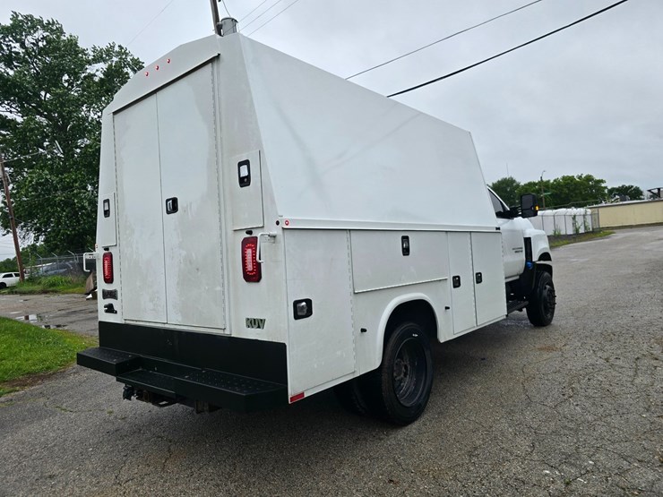 2021-chevrolet-silverado-6500hd-image-17