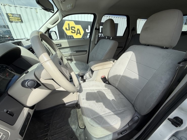 2012-ford-escape-image-22