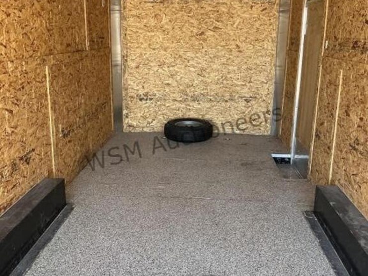 2013-lgs-85x20-enclosed-trailer-image-9