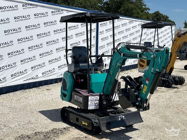 mini-excavator-image-4
