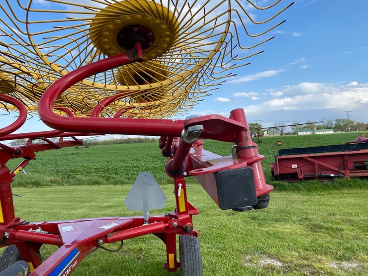 new-holland-pro-rake-image-14