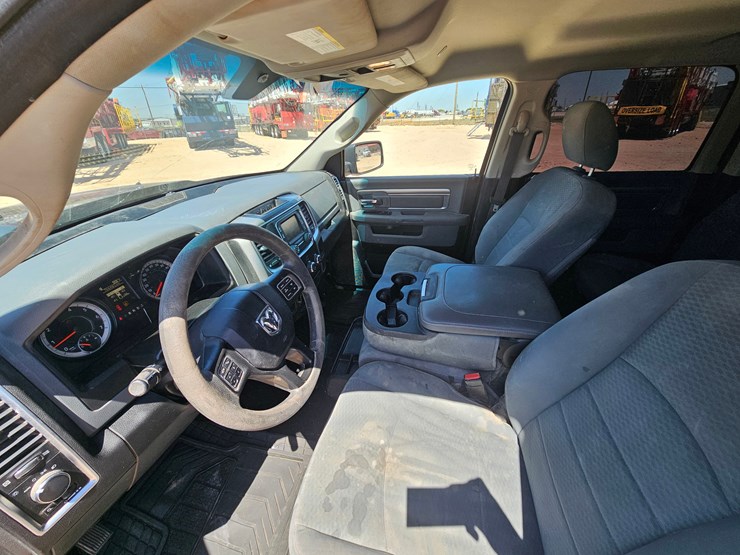 2019-ram-1500-classic-image-5