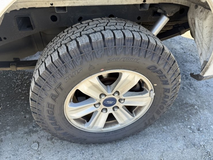 2018-ford-f150-xlt-image-17