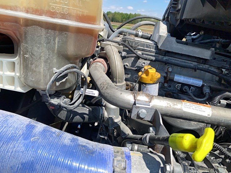 2019-freightliner-cascadia-day-cab-image-65