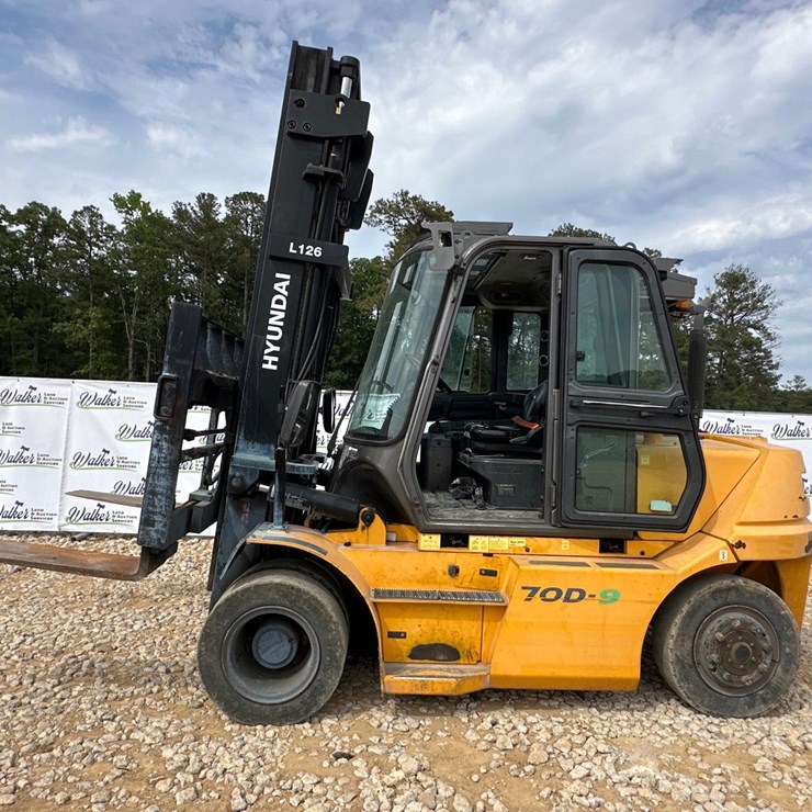 2019 HYUNDAI 70D-9