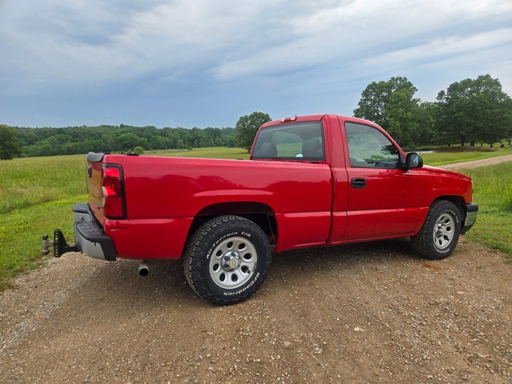 #24356-•-2006-chevrolet-silverado-pickup-truck-image-14