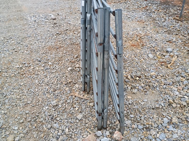 #23125-•-corral-panels-w/-gate-image-10