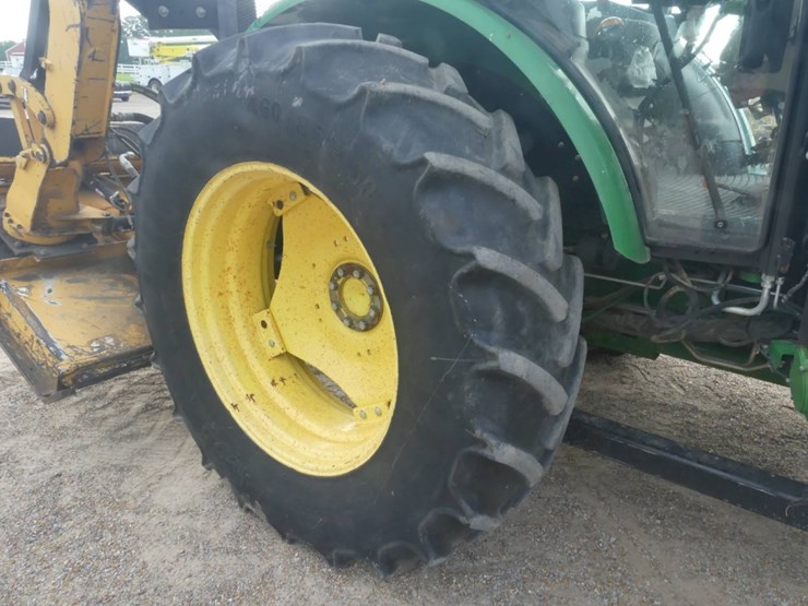 john-deere-6105e-image-9