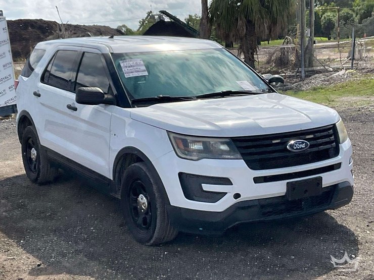 2017-ford-explorer-image-2
