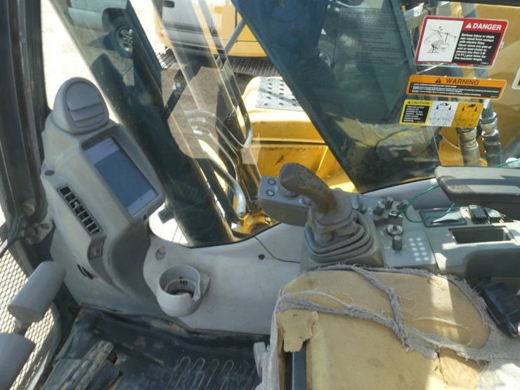 2014-deere-160g-lc-image-12