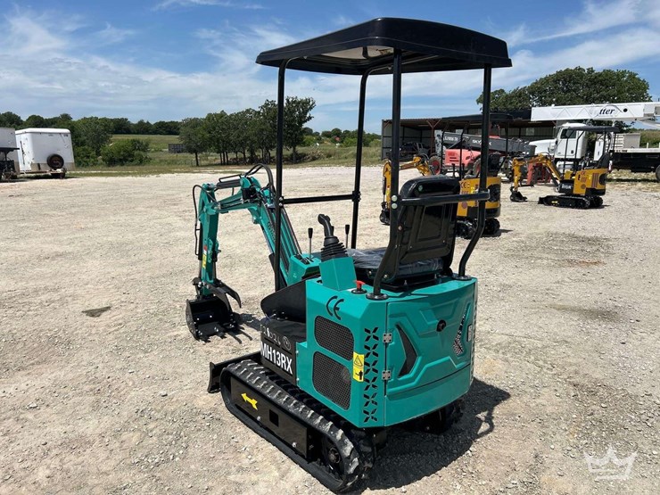 mini-excavator-image-2