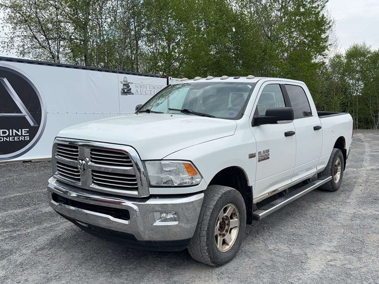 2013-dodge-2500-image-5
