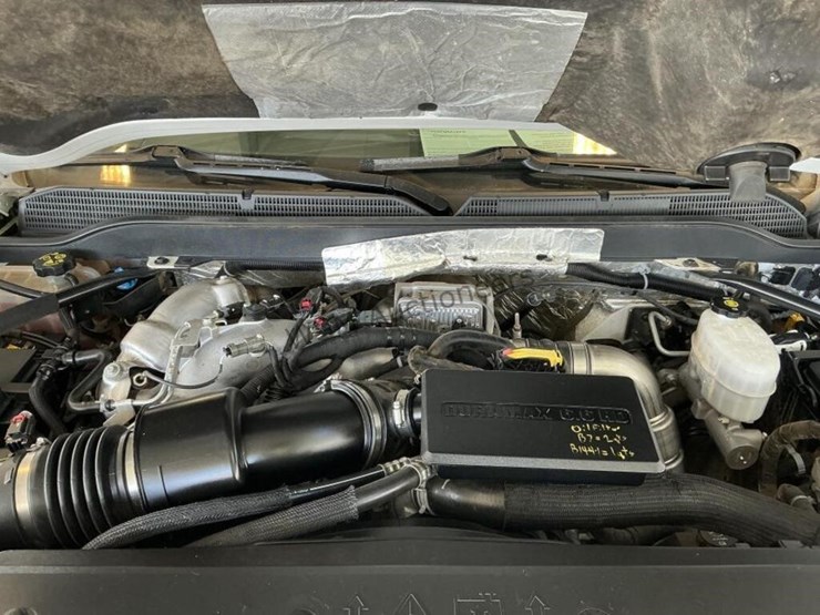 2017-chevrolet-silverado-3500hd-image-11