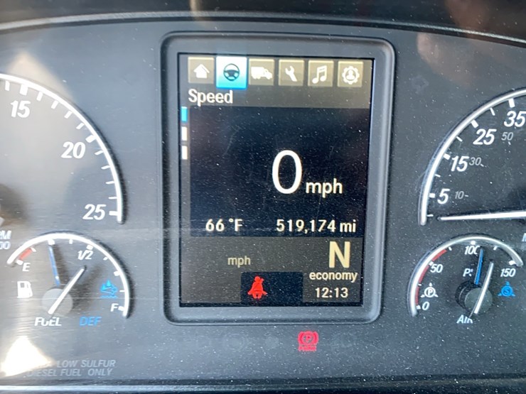 2019-freightliner-cascadia-day-cab-image-48