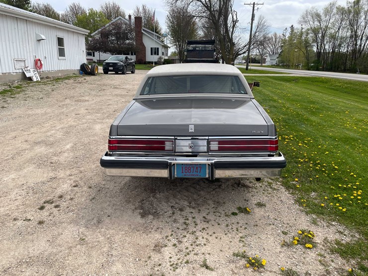 #140-•-1983-buick-park-avenue-(title-in-delay)-(kaukauna,-wi)-image-6