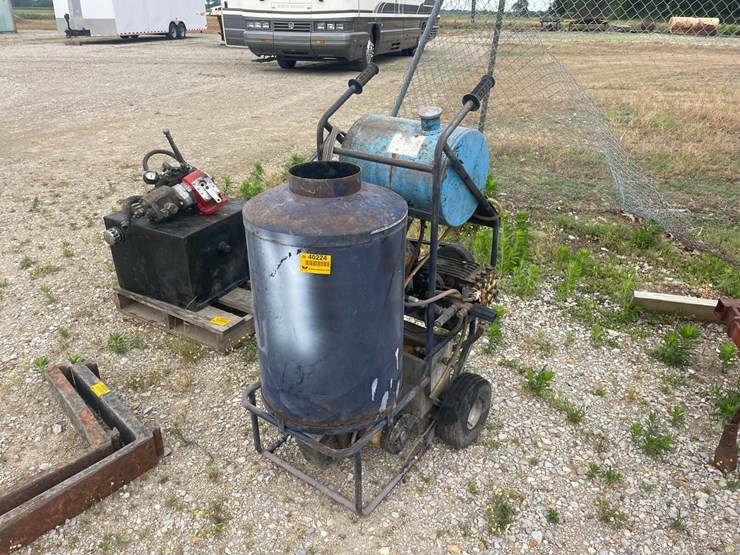 #40224-•-hot-water-pressure-washer-image-1