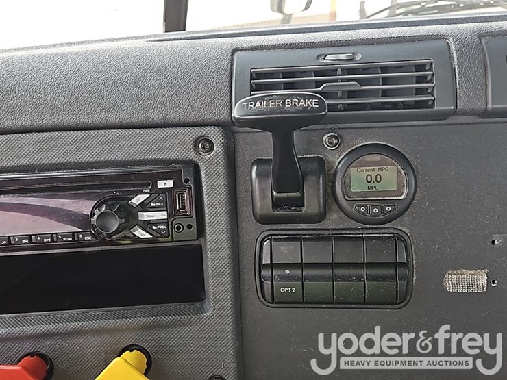 2017-freightliner-cascadia-125-image-36