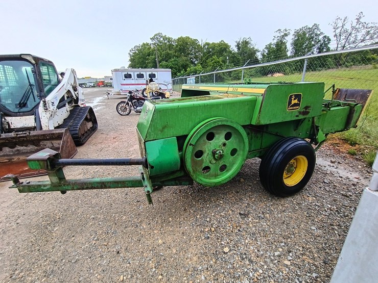 john-deere-336-image-2
