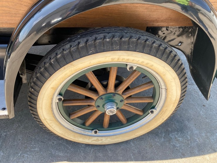 1922-gray-pickup-restored-image-46