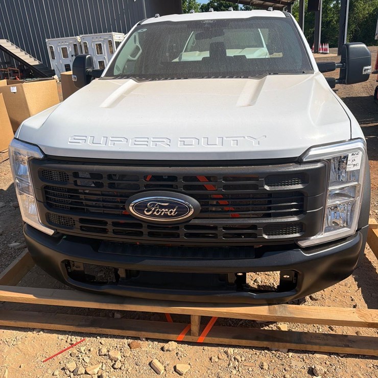 2024 FORD F550