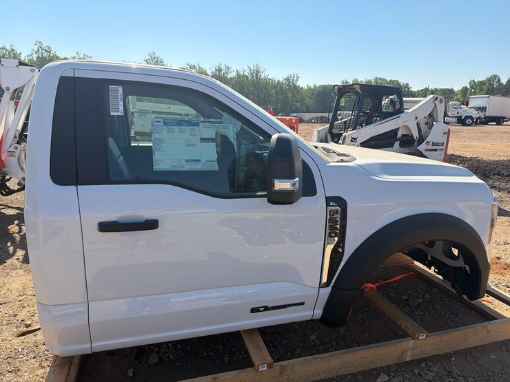 2024-ford-f550-image-4
