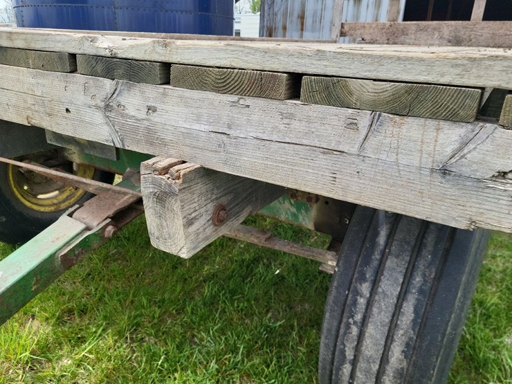hay-wagon-w/john-deere-running-gear-image-11