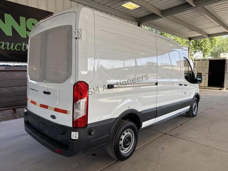 2015-ford-transit-image-8