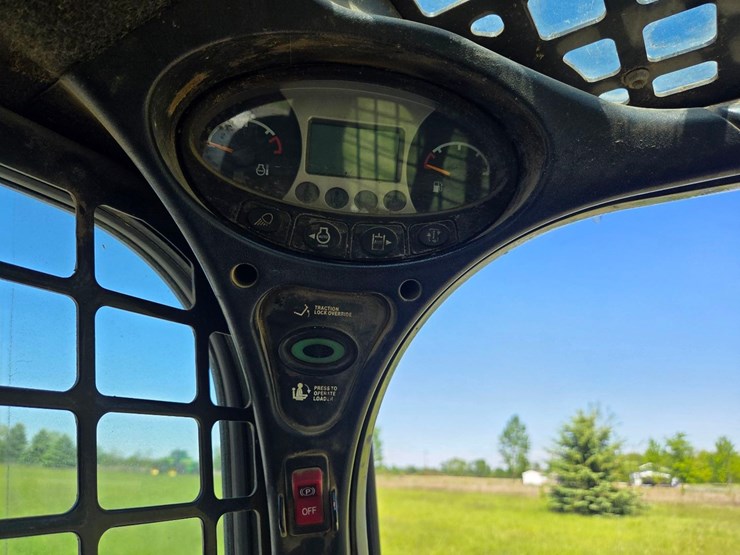2013-bobcat-s630-image-27