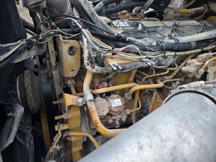 2009-peterbilt-365-image-44