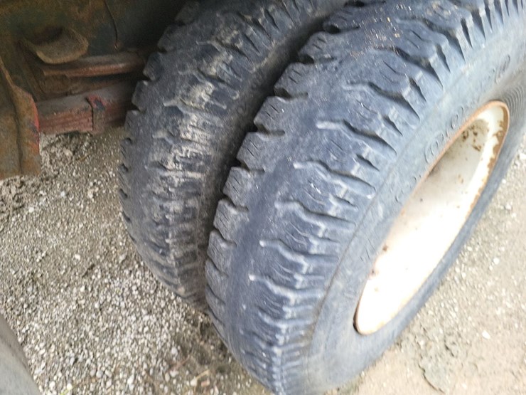 1982-international-1754-single-axle-grain-truck-image-34