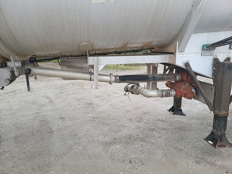 2012-brenner-8820-gallon-aluminum-tandem-axle-semi-tanker-trailer-image-10