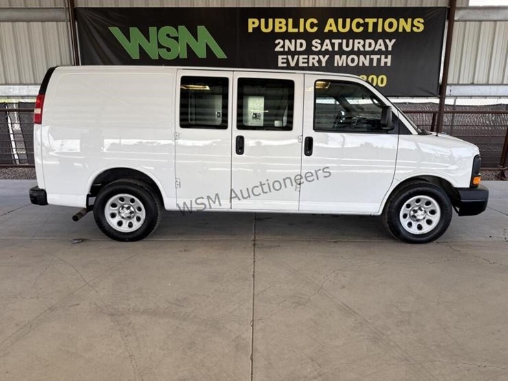 2014-chevrolet-express-1500-image-1