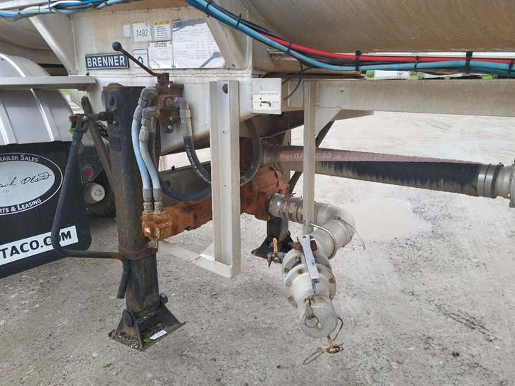 2012-brenner-8820-gallon-aluminum-tandem-axle-semi-tanker-trailer-image-31