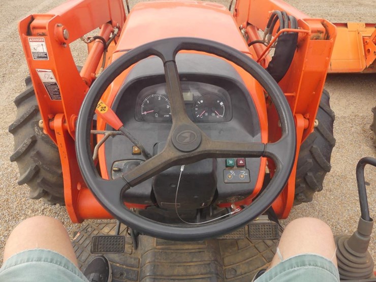 2023-kubota-m7060hd-image-15