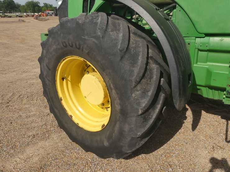 2011-john-deere-8285r-image-9