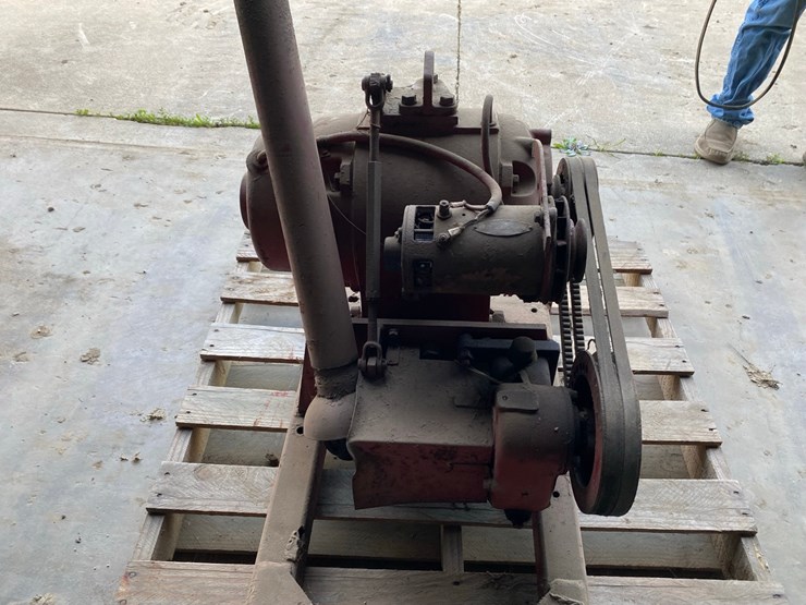 international-harvestor-electrall-generator-image-3
